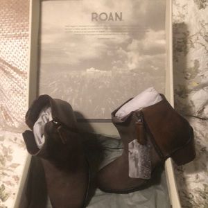 Roan Lina Women’s booties. Brown leather Size 8.5